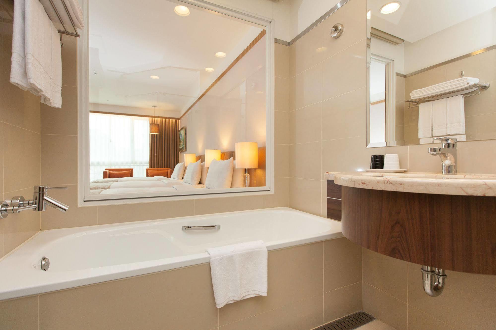 Check Inn Select Taipei Nangang Екстер'єр фото