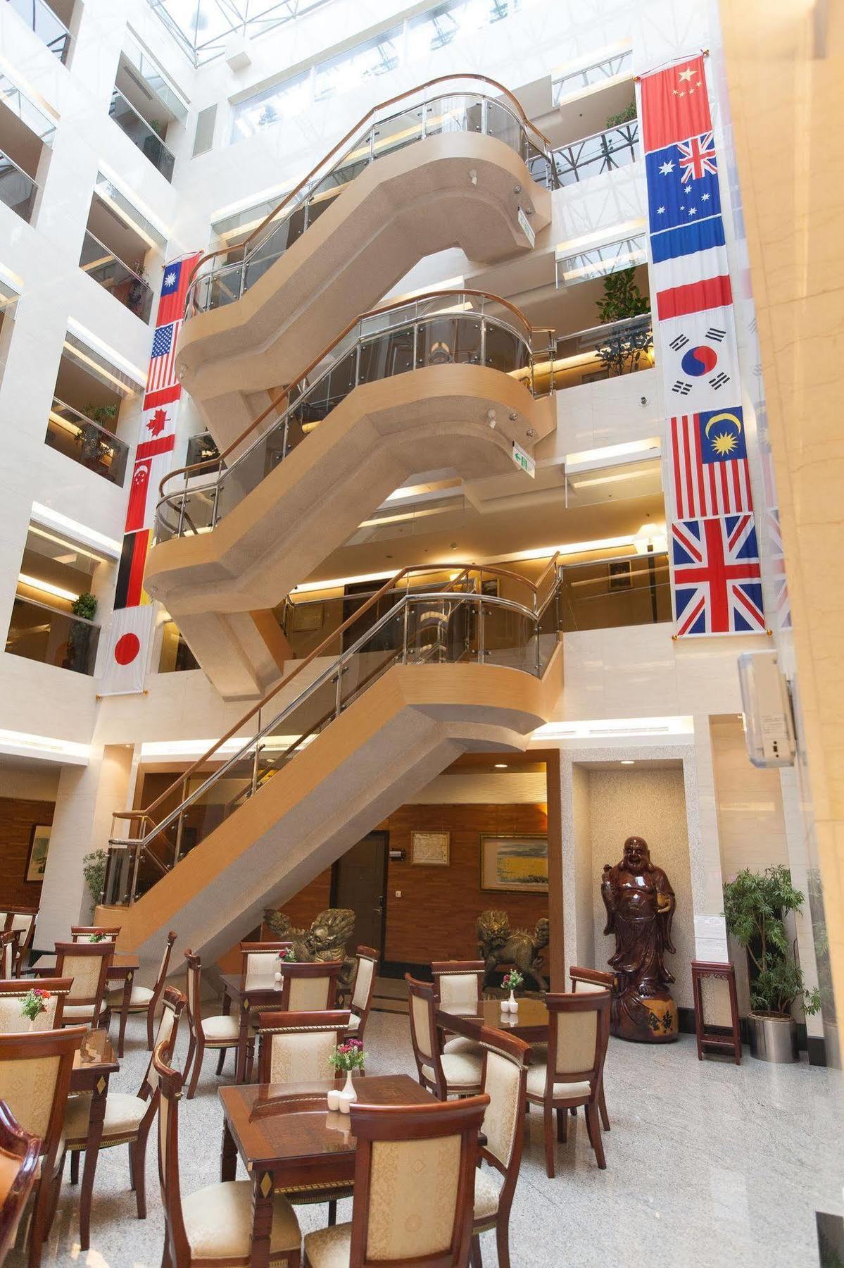 Check Inn Select Taipei Nangang Екстер'єр фото